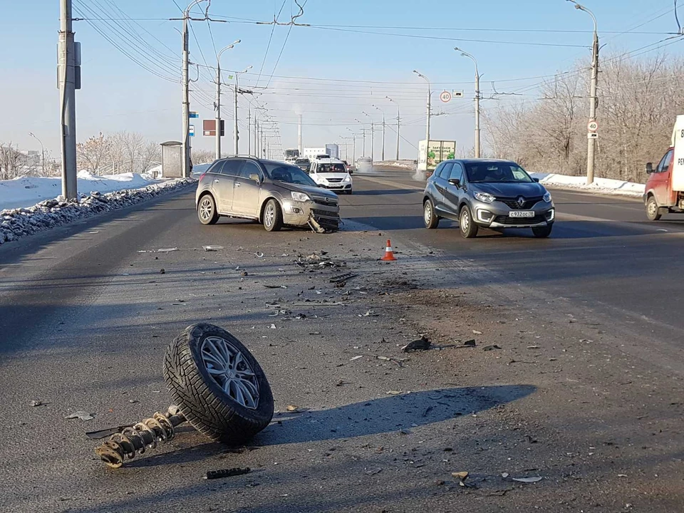 Удар был такой силы, что у «Опеля» оторвало колесо