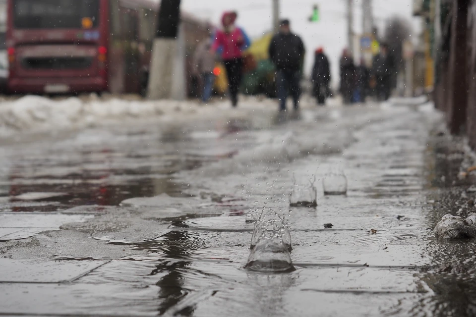 Улицы Москвы затопило после резкого потепления