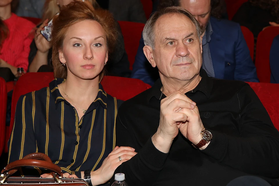 Валерий Афанасьев сегодня счастлив в четвертом браке с молодой актрисой Наталией Поздняковой