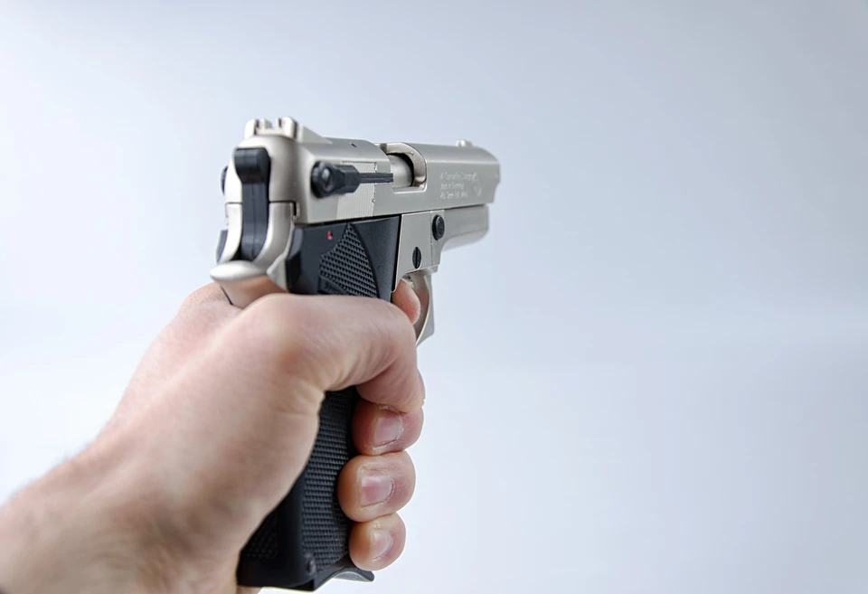 Как выяснило следствие, перед стрельбой преступник подрался с охранником. Фото: pixabay.com