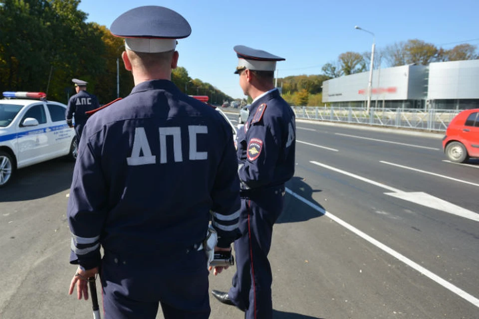 Автомобилист в Иркутске оставил ключи в замке зажигания и у него угнали машину.