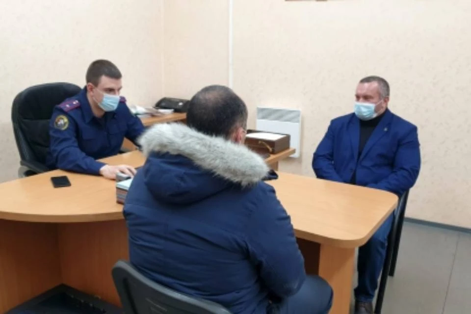 Руслана Кайибханова подозревают в получении взятки. Фото: СКР по Мурманской области