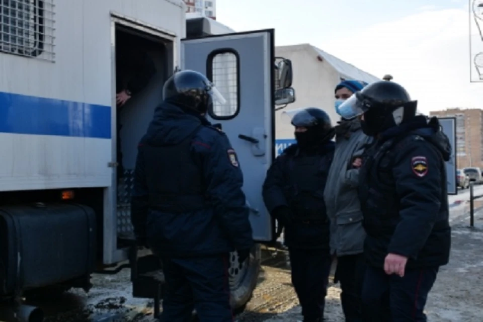 Полицейские взяли подозреваемого под подписку о невыезде