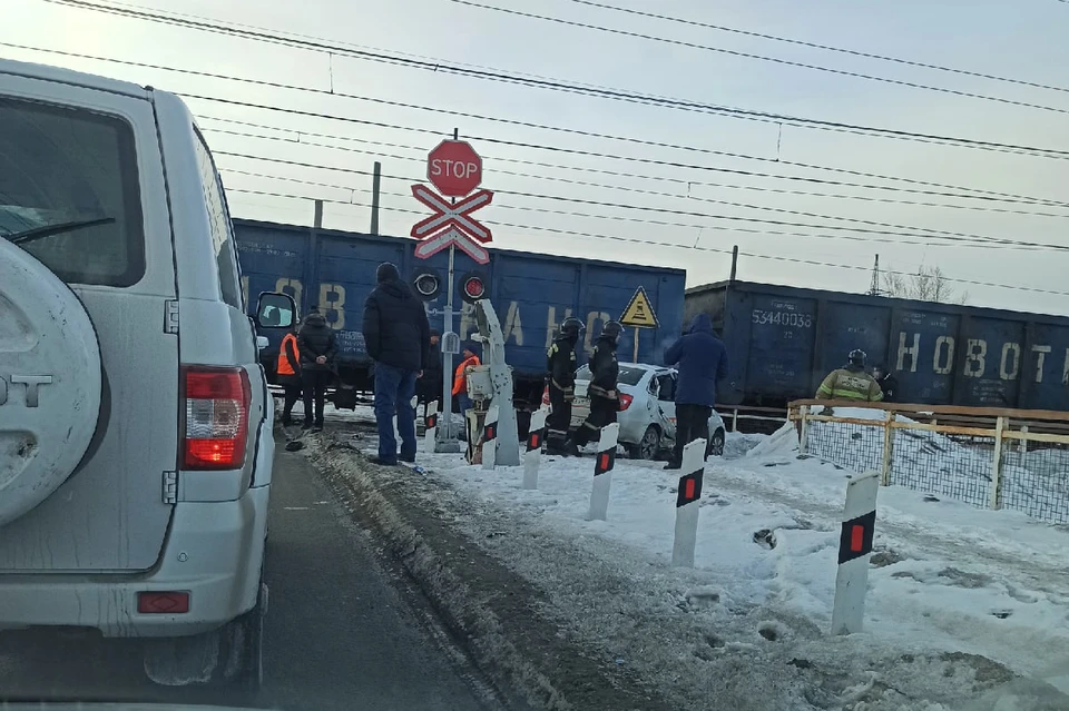 Челябинск грузовой. Авария в Полетаево Челябинская область. Авария в Полетаево Челябинская область сегодня. ДТП В Полетаево в апреле 2021.