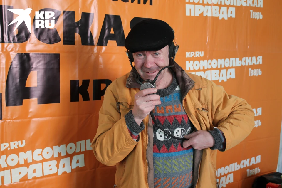 Бывший радиохулиган Дмитрий Истомин в гостях у «КП»-Тверь» со своей аппаратурой.