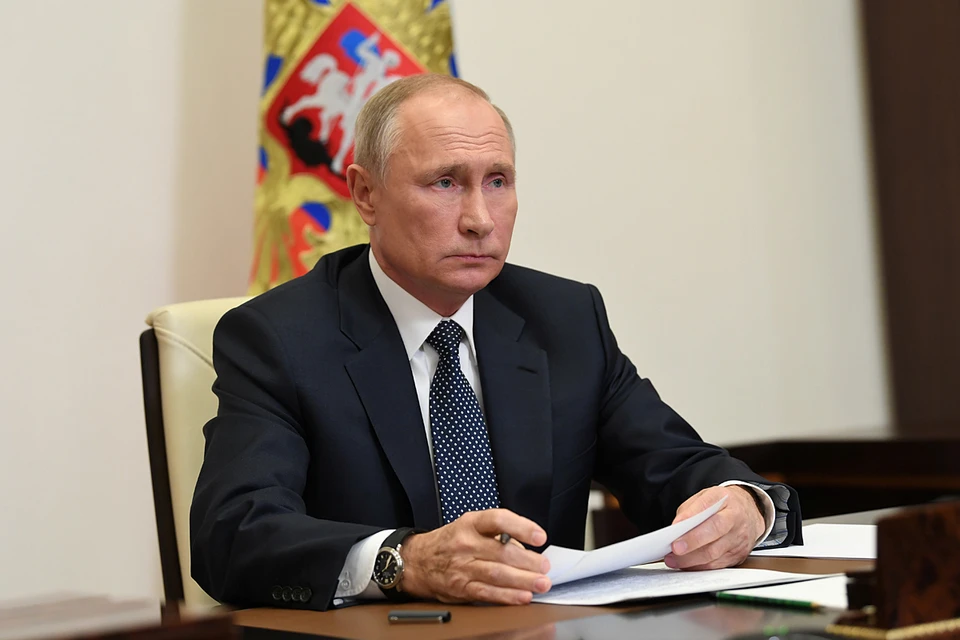 Россия и США должны сохранить отношения, считает президент России.