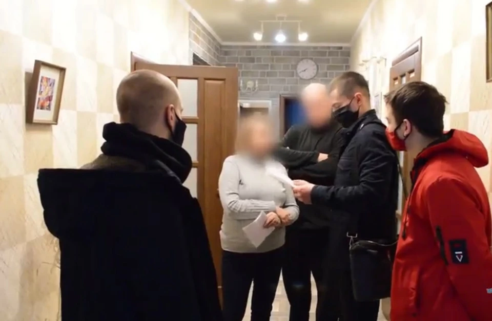 Старооскольские оперативники задержали подозреваемую в мошенничестве с использованием служебного положения