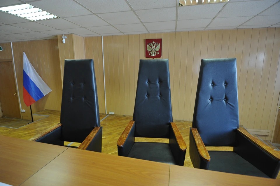 Двое кузбассовцев пообещали директору строительной фирмы победу в торгах за миллион рублей