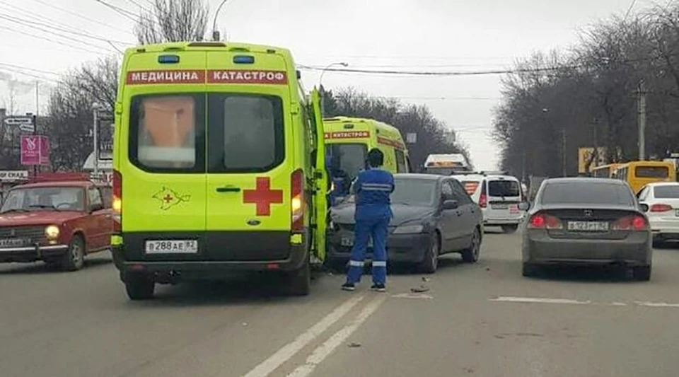 Пациента передали другой бригаде. Фото: AMS Симферополь/Telegram
