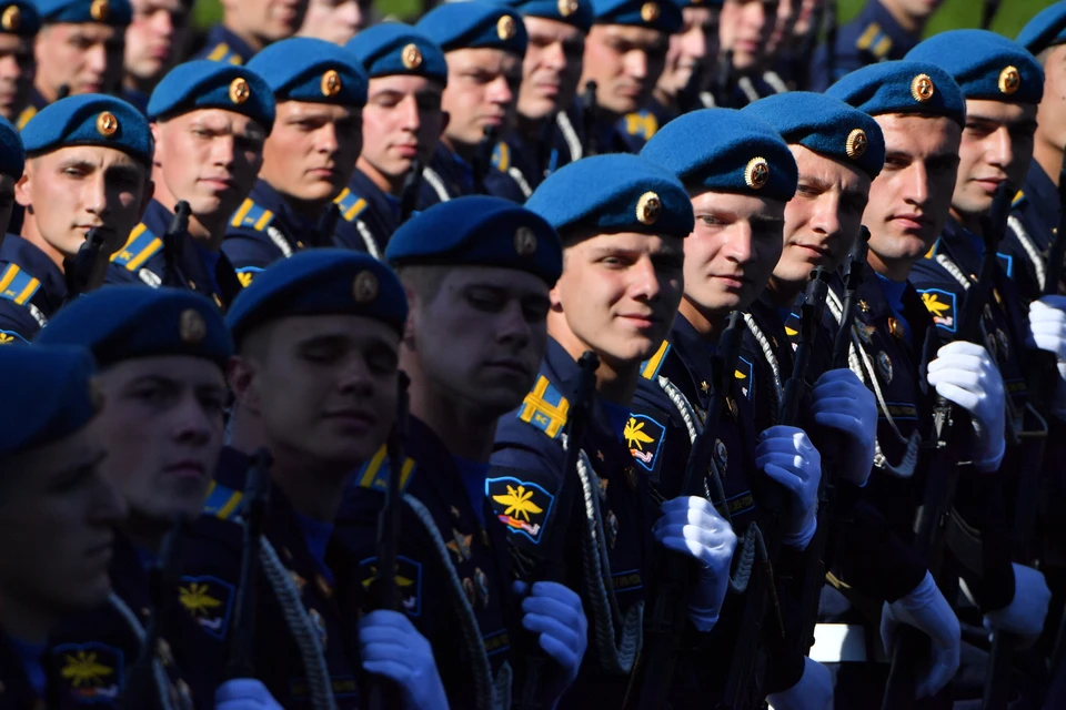 По улицам Ростова пройдут пешие и механизированные колонны