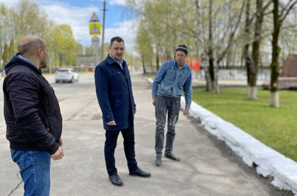 В Смоленске депутат поможет отремонтировать мемориал на Маршала Конева. Фото: smolensk.er.ru.