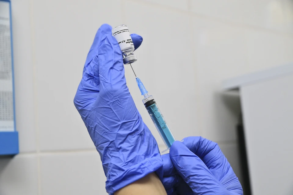 Вирусолог заявил, что вакцина «Спутник V» защищает от коронавируса на 90%