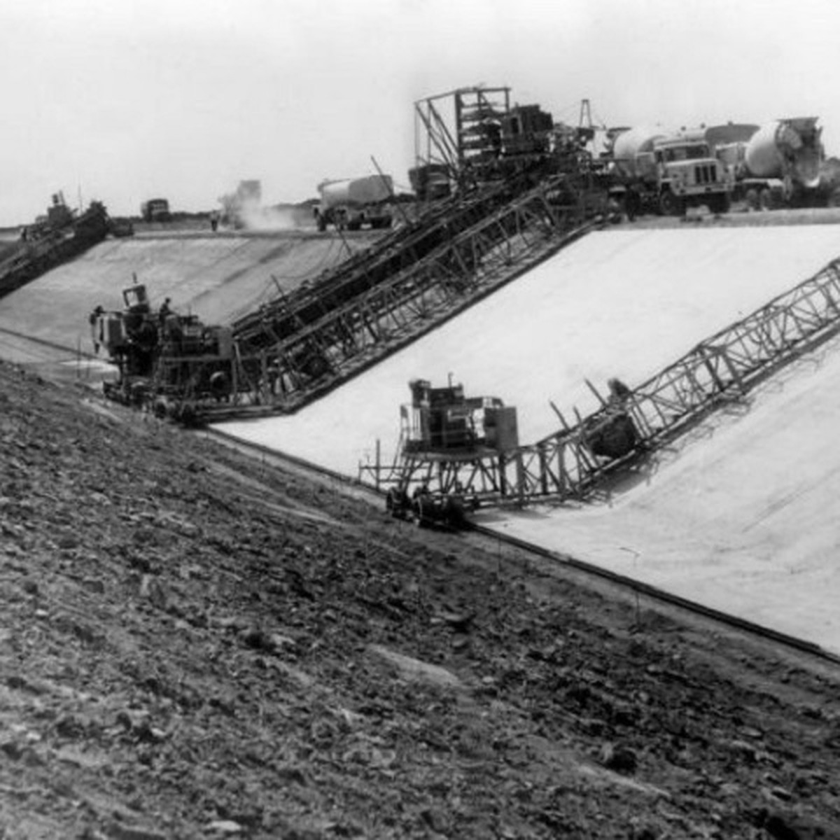 Упадок великой стройки коммунизма: История Северо-Крымского канала от 60-х  и до современности - KP.RU