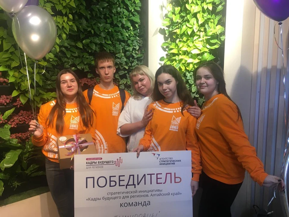 В рамках проекта команда провела серию волонтерских акций для людей пенсионного возраста