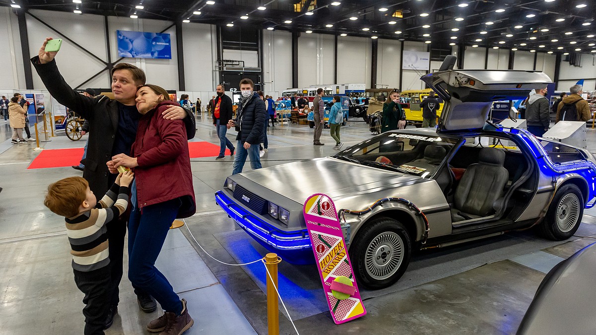 DeLorean из «Назад в будущее», раритеты 30-х и первый российский  автомобиль: Что посмотреть на Петербургском международном автосалоне - KP.RU