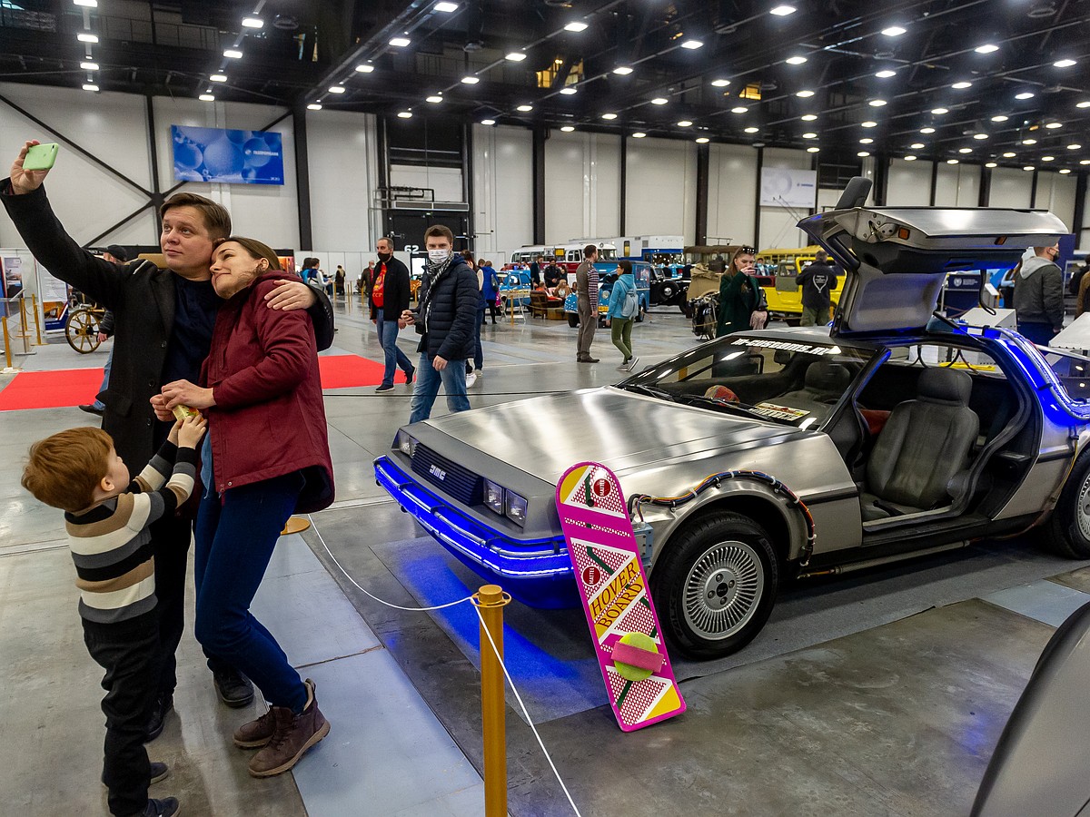 DeLorean из «Назад в будущее», раритеты 30-х и первый российский  автомобиль: Что посмотреть на Петербургском международном автосалоне - KP.RU