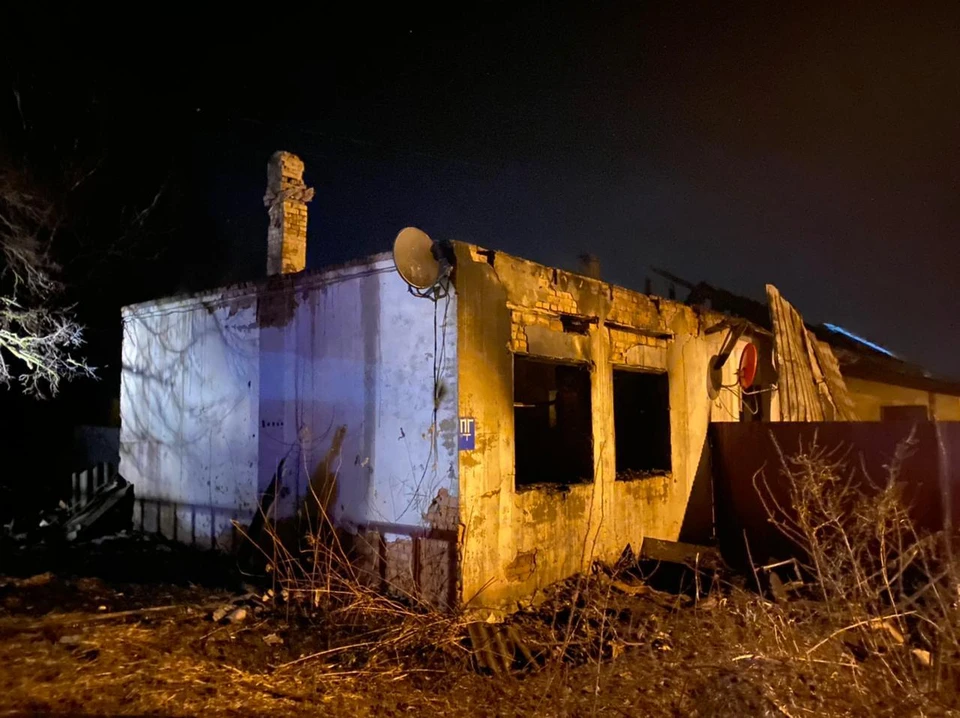 Здание выгорело полностью.