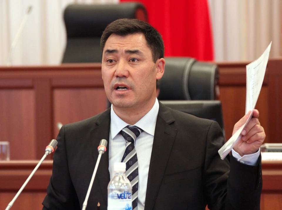 Президент Киргизии проголосовал на референдуме по конституции и выборах в местные советы