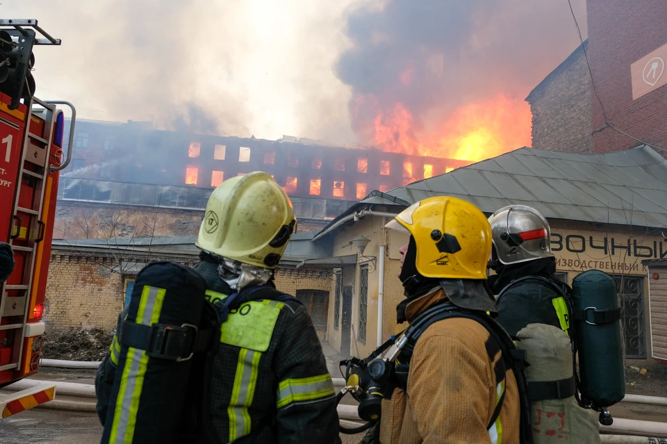 Страшный пожар на "Невской мануфактуре" начала в понедельник, 12 апреля.
