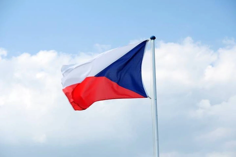 В Праге облили кетчупом стены российского посольства: семь человек задержаны
