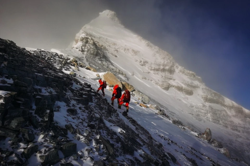 По данным СМИ, трое альпинистов из России потерялись в горах Непала