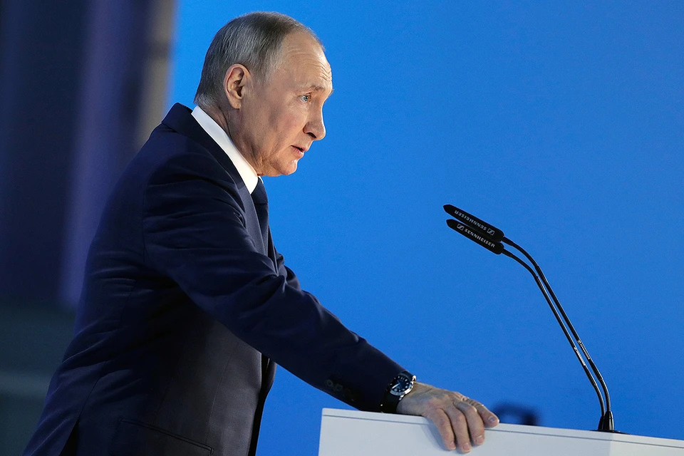 Владимир Путин во время оглашения послания президента Федеральному собранию.