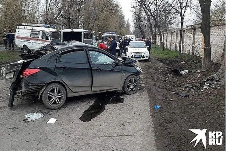 Водитель легковушки потерял управление и врезался в дерево. Фото: ГИБДД по Ростовской области.