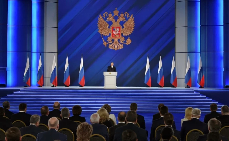 Владимир Путин назвал основными задачами государства сохранение здоровья граждан и улучшение их благосостояния.