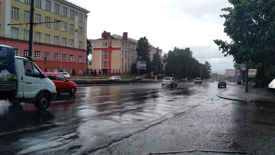 Температура воздуха ночью +2…+7 °С, днем +13…+18 °С