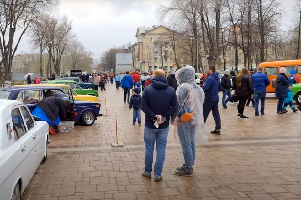 Самарцы могут увидеть своими глазами десятки старинных автомобилей, которые выглядят, как новые
