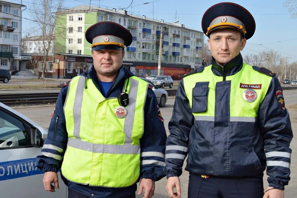 Счет шел на минуты: в Усолье-Сибирском экипаж ДПС спас мужчину, потерявшего сознание