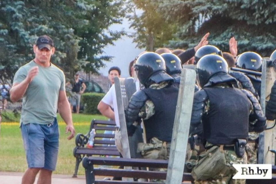 Боец Алексей Кудин получил документы на экстрадицию в Беларусь. Фото: Rh.by