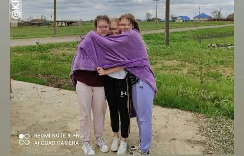 Это последнее фото девочек из баскетбольной команды Волгограда, которое они сделали уже по пути на турнир в Ставрополье.
