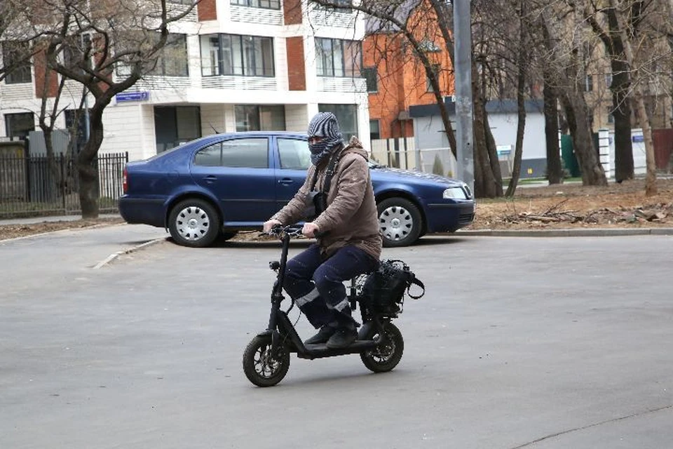 В Ярославле безработный мужчина угнал электросамокат