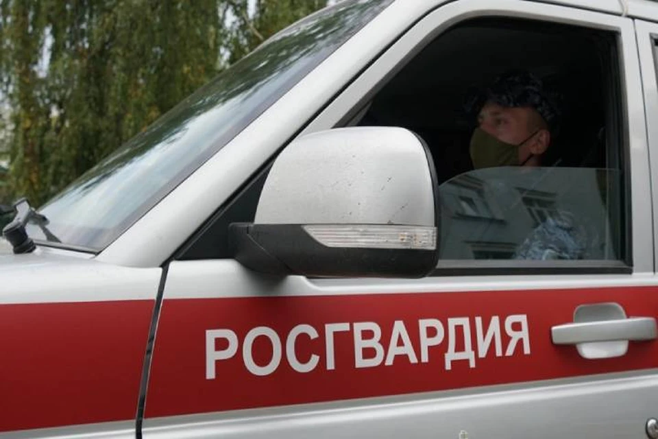 Росгвардейцы помогли пожилому мужчине, который заблудился в Слободском. Фото: пресс-служба Росгвардии