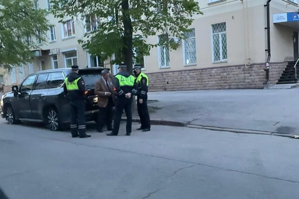 В странном вождении экс-губернатора Липецкой области разбирается полиция