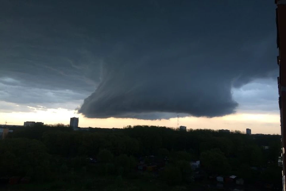 Тучи собрались над Ярославлем. Фото: группа "Жесть Ярославль"