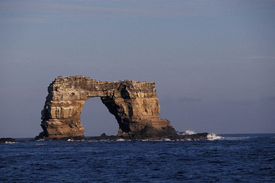 Знаменитая Арка Дарвина на Галапагосских островах, заслужившая звание мекки дайверов, обрушилась.