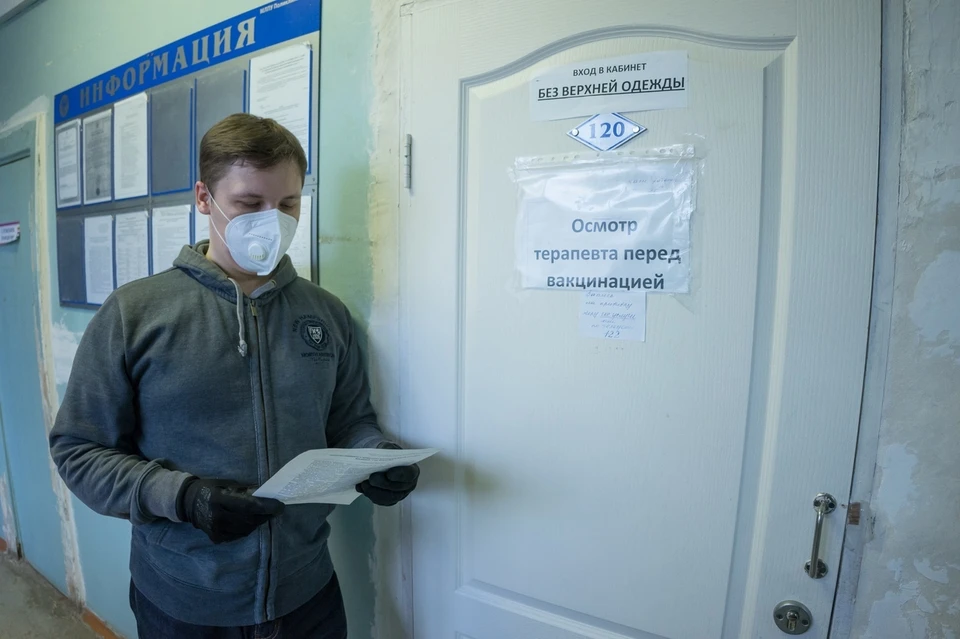 Прививку от коронавируса сделало больше 57 тысяч орловцев