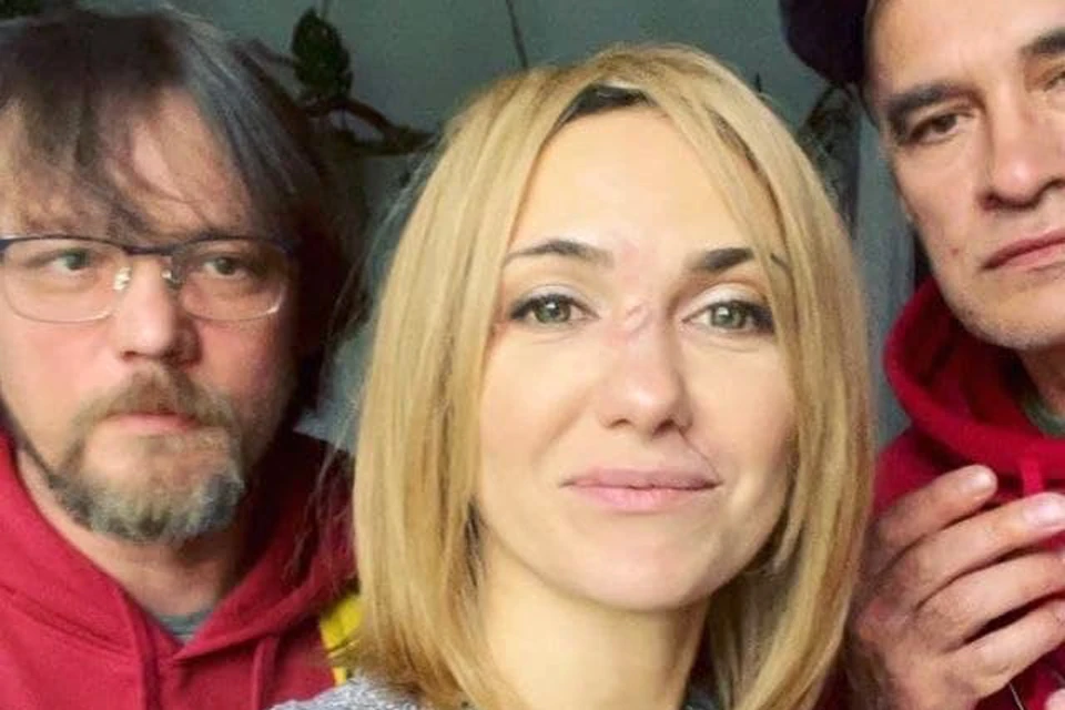 В блоге знаменитость опубликовала видео. В кадре она из привычной шатенки преобразилась в блондинку с удлиненным каре