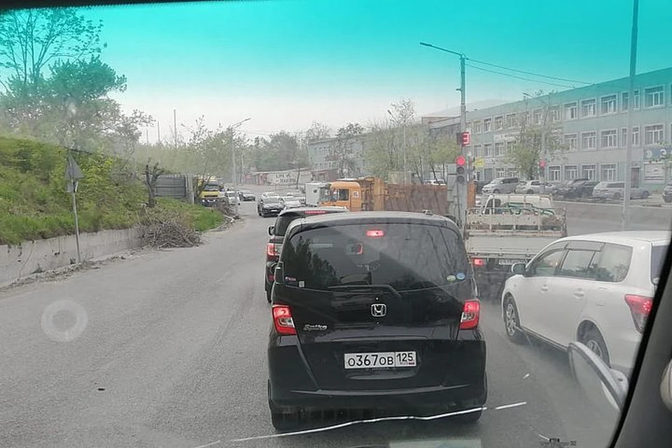 Авария стала причиной пробки. Фото: www.instagram.com/dpskontrol_125rus.