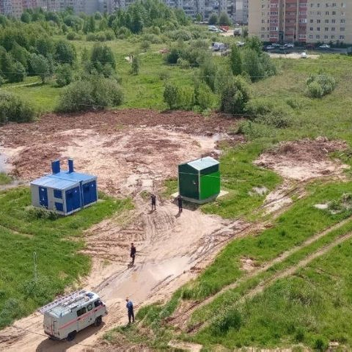 Топкое место: в Ярославле спасли школьника, который по пояс провалился в  глину - KP.RU