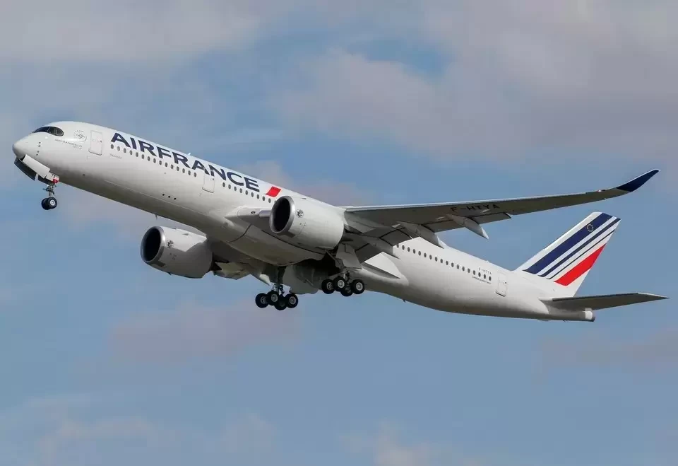 AirFrance в третий раз отменила рейс Париж-Москва