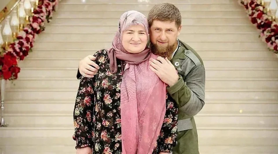 Глава Чечни Рамзан Кадыров с матерью - Аймани Несиевной