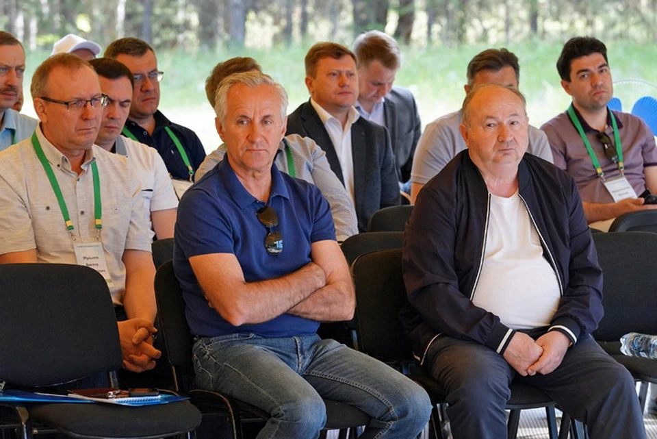 Под горячую руку Хабирова попали мэр Уфы Сергей Греков (в центре) и его подчиненные и и.о. министра транспорта Виктор Жульков (слева)