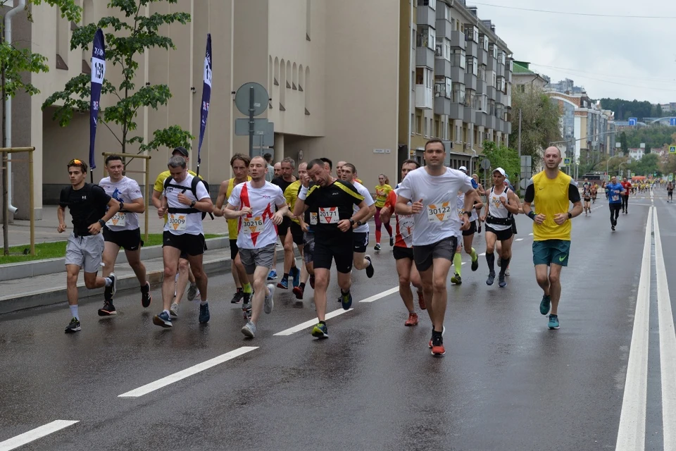 Участники преодолели четыре дистанции разной сложности – один, пять, десять и 21,1 километров.