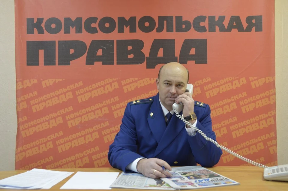 На вопросы читателей «Комсомольской правды» в ходе прямой линии ответил прокурор города Тулы Владислав Анциферов