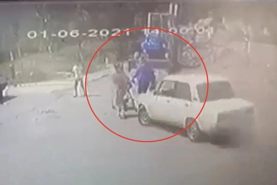 Скрин-фото: видео с камеры уличного наблюдения