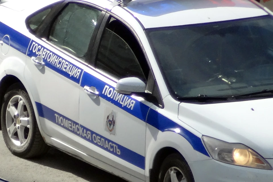 В Тобольске «Мерседес» проехал по стопе школьника.
