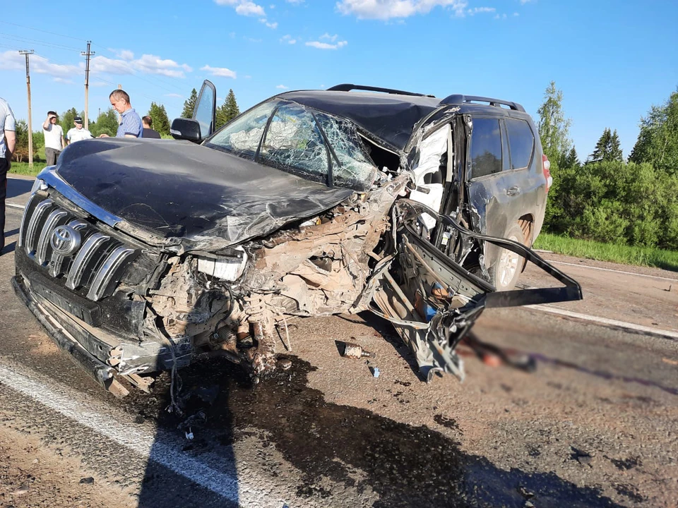 Водитель легкового авто погиб на месте Фото: 1 отдел УГИБДД по Удмуртии